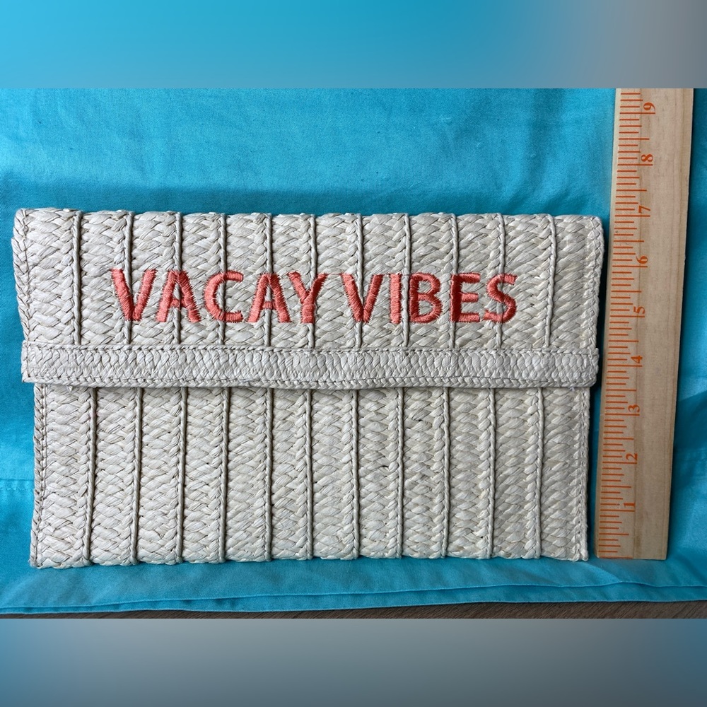 Straw clutch